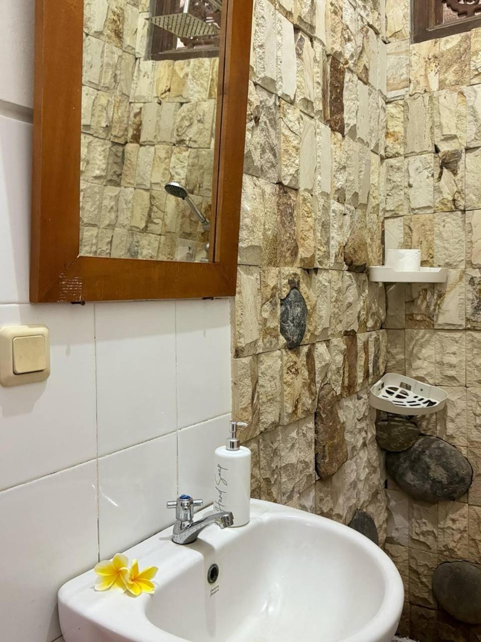 Narafa'S Guest House Jasri Εξωτερικό φωτογραφία